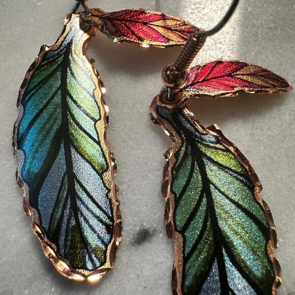 Handcrafted Boho Earrings, Copper Colorful Feather Native American Wire Drop Ea - Picture 1 of 5